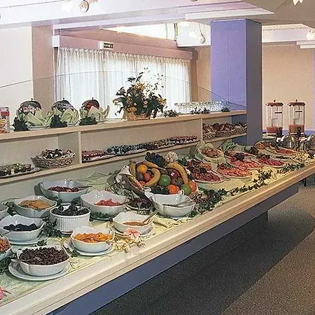 데 콩그레 3*