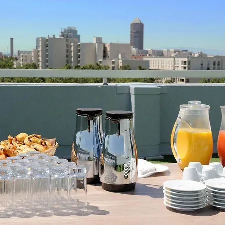 Des Congrès Hotel 3*