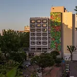 Des Congres מלון