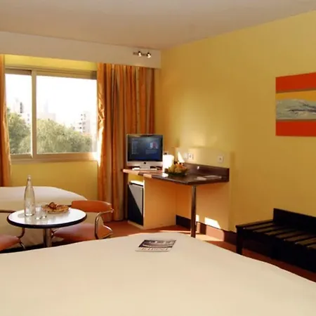 Hotel Des Congres 3*